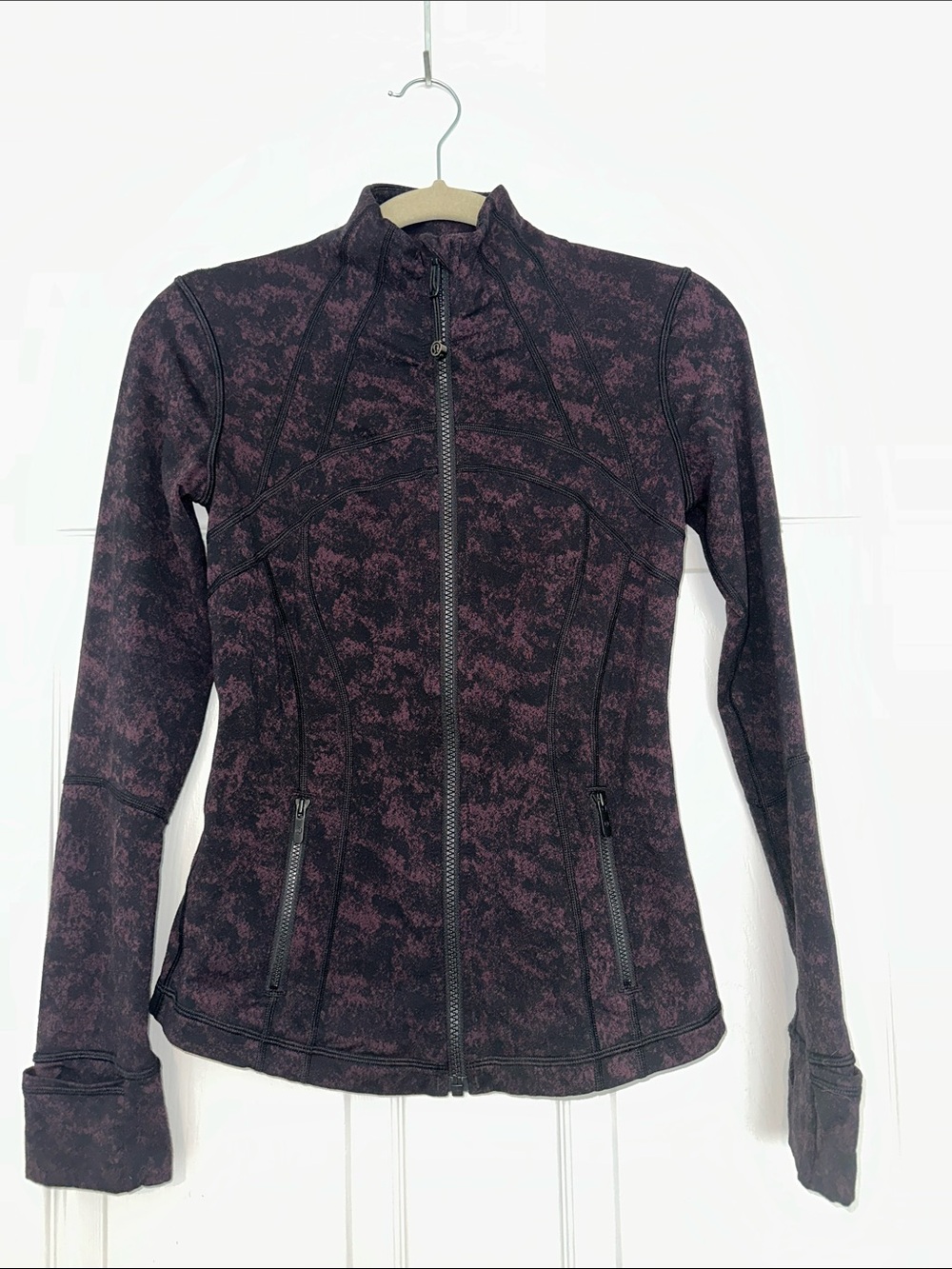 Lululemon Define Burgundy & Black patterned zip Front Active Jacket